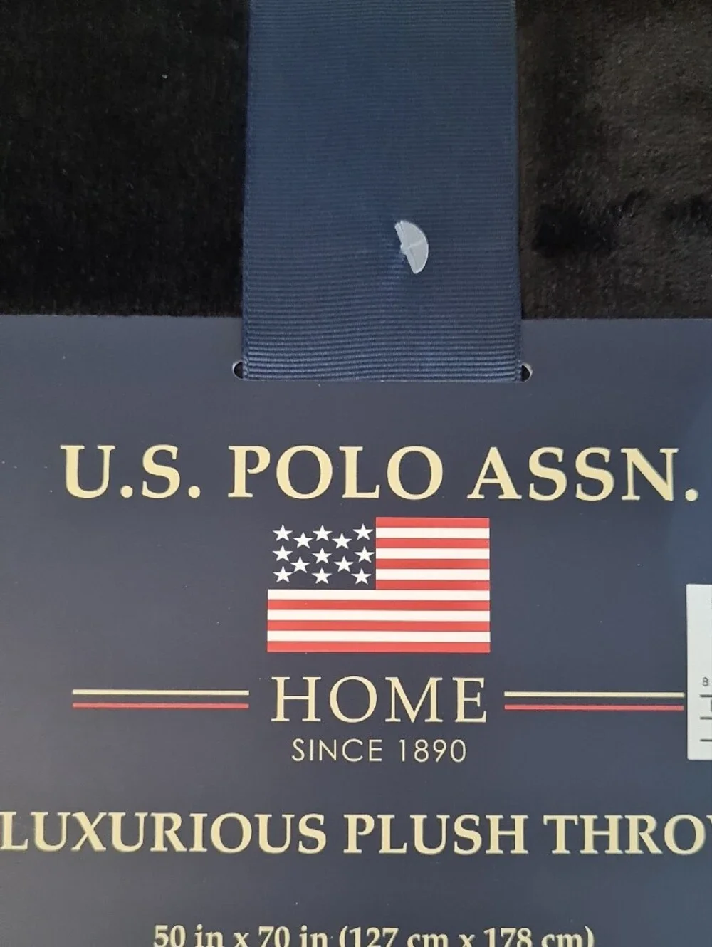 U.S. Polo Assn. Luxurious Plush Throw - Black